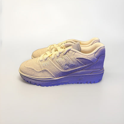 Size 4M/ 5.5W - New Balance 550