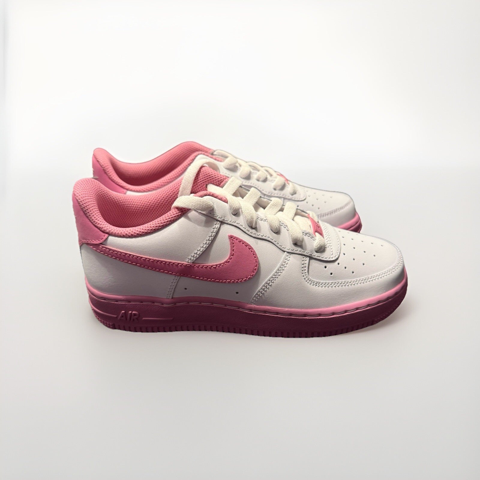 SIZE 5Y - Air Force 1 Big Kids